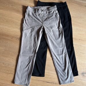 🦄 2 Pairs of Uniqlo pull-on pants - black and light grey